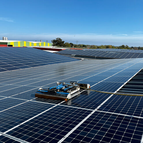 Nettoyage toitures solaires photovoltaiques